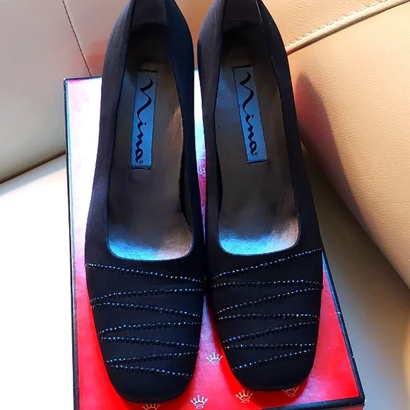 NINA Satin EUC - Picture 2 of 8